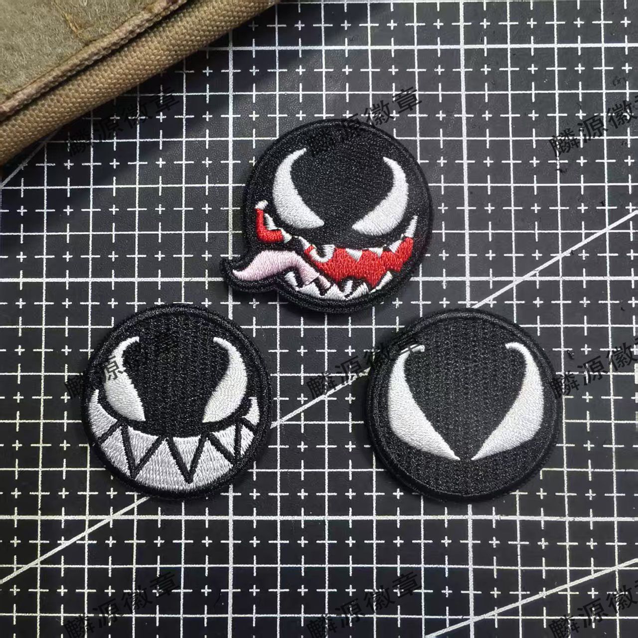 4x4cm Anime Venom Embroidery V - огляд і ціна Venom Gaming Accessories